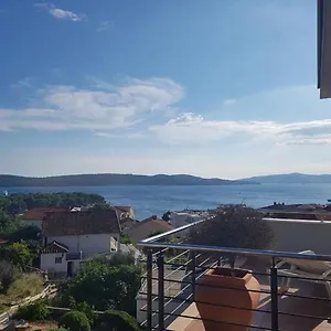 Javi - Free Private Parking Trogir